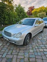 Mercedes-Benz Mercedes w203 180  Automatik - Mercedes-Benz C 180 mit LPG-Antrieb: Limousine
