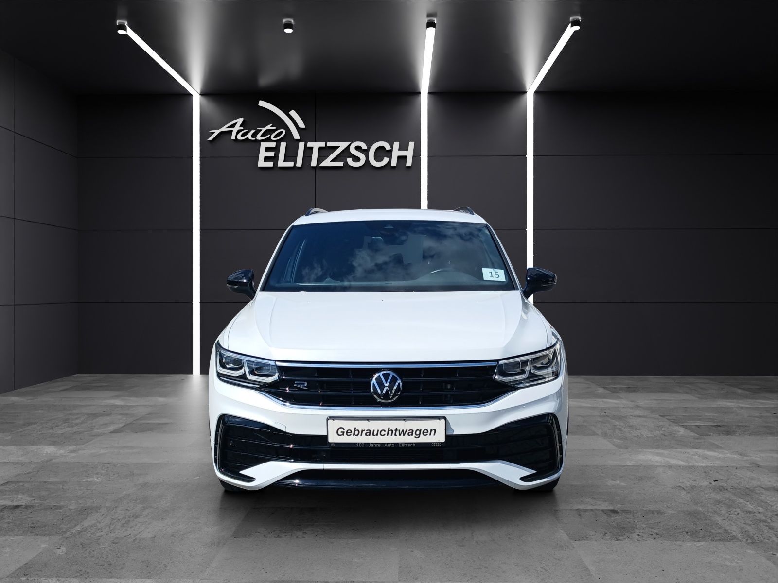 Fahrzeugabbildung Volkswagen Tiguan TDI R-Line DSG 4M Matrix AHK Navi AID ACC