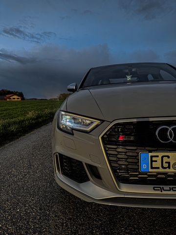 AUDI RS3 2.5 TFSI S tronic quattro -