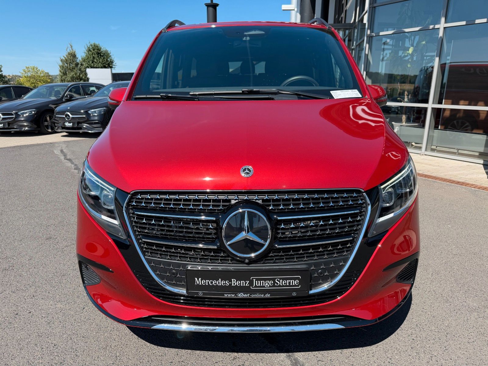 Fahrzeugabbildung Mercedes-Benz V 300 d AVA 4MATIC Liege AHK2,5to AIRMATIC Stdh
