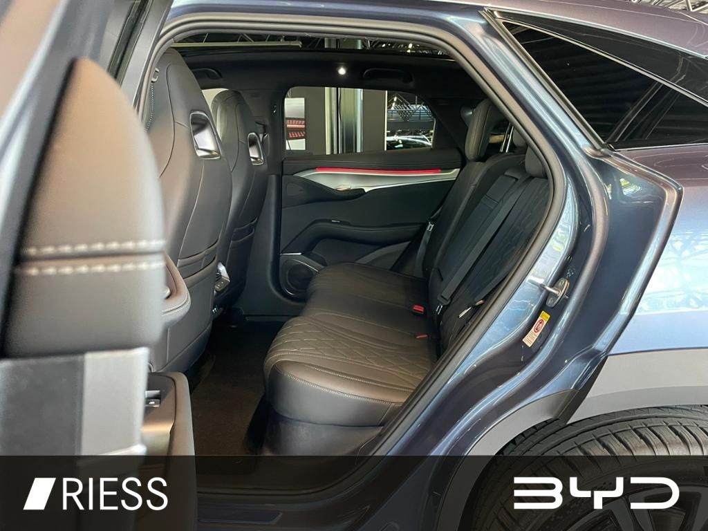 BYD SEALION 7