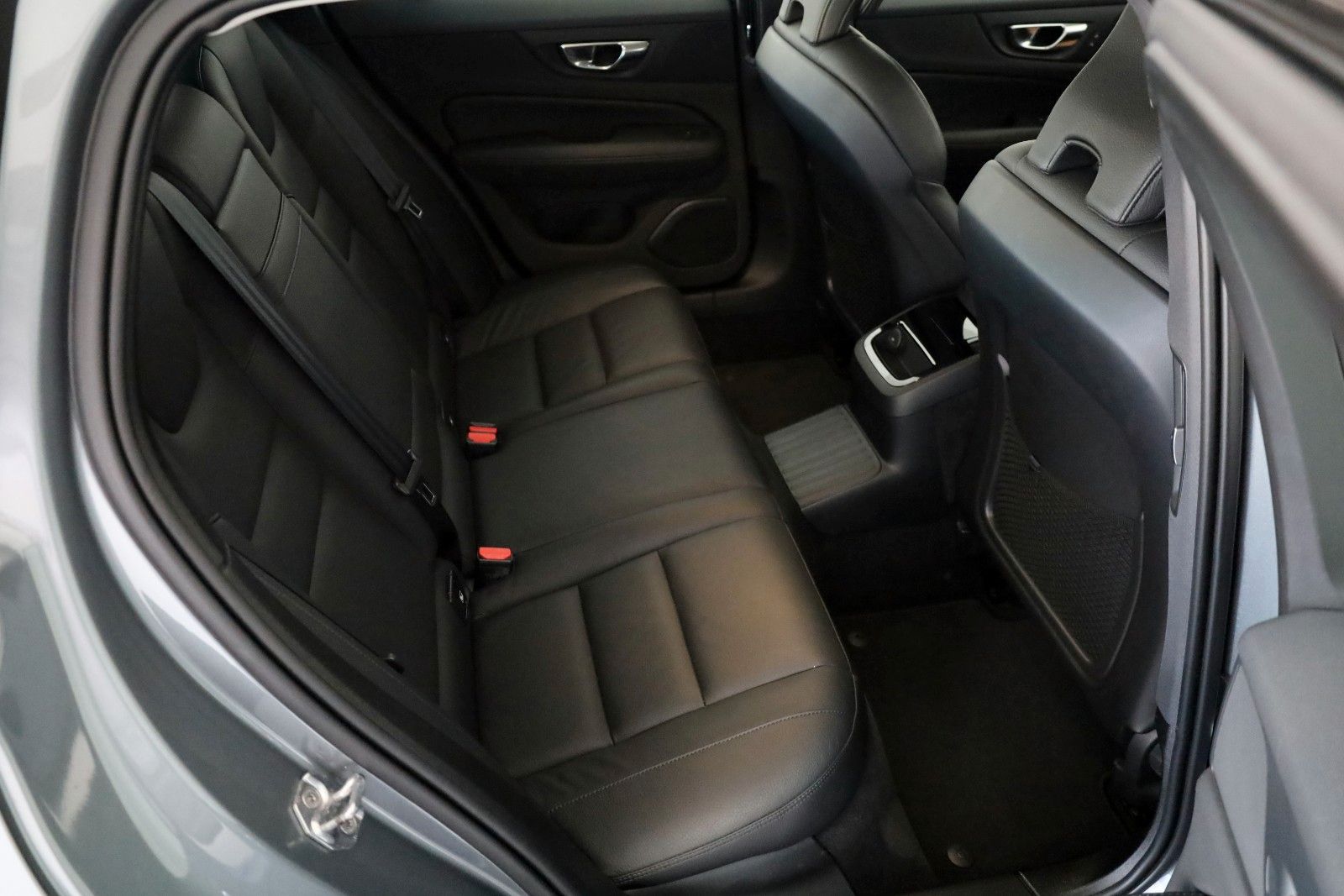 Fahrzeugabbildung Volvo V60 T6 AWD Inscription Expr. Leder,Navi,LED,SH
