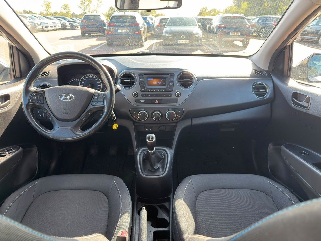 Fahrzeugabbildung Hyundai i10 1.0 Passion *Klima*Allwetter*Isofix*USB*AUX*