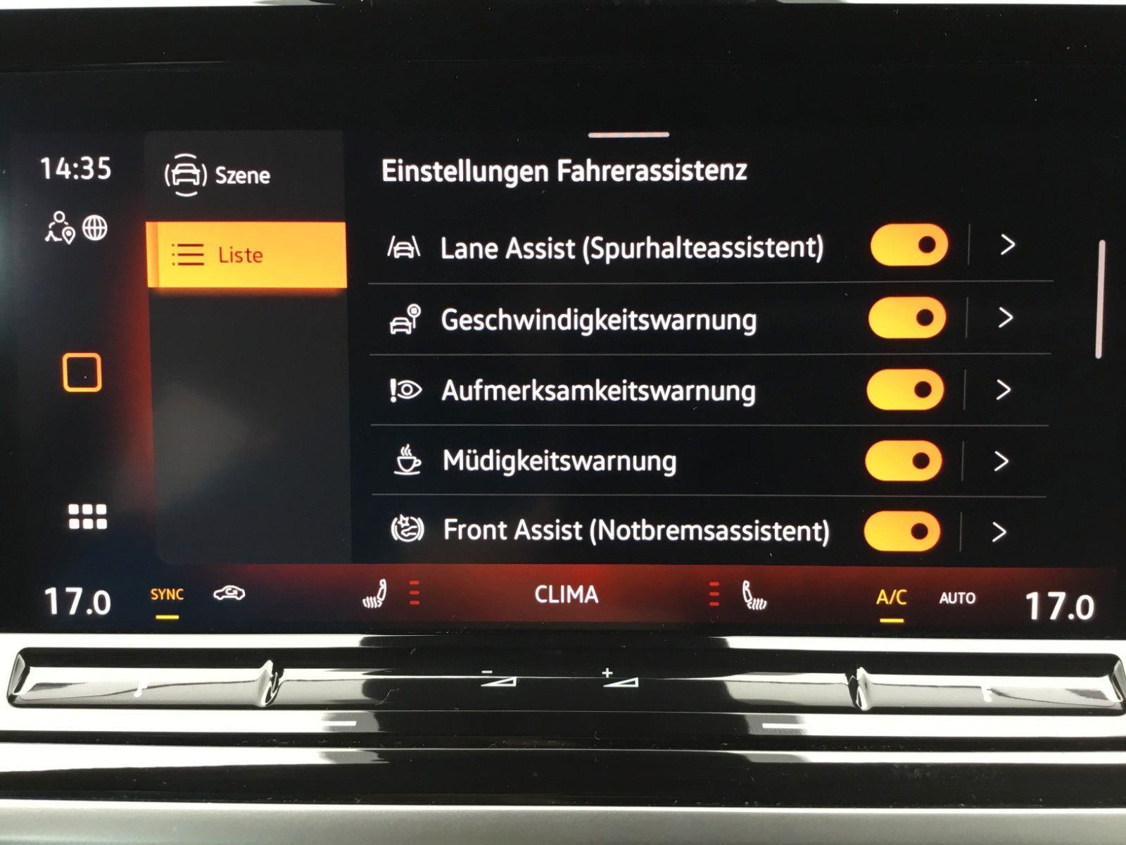 Fahrzeugabbildung Volkswagen T7 Multivan Life TDI DSG LÜ+AHK+ACC+LED+Leder