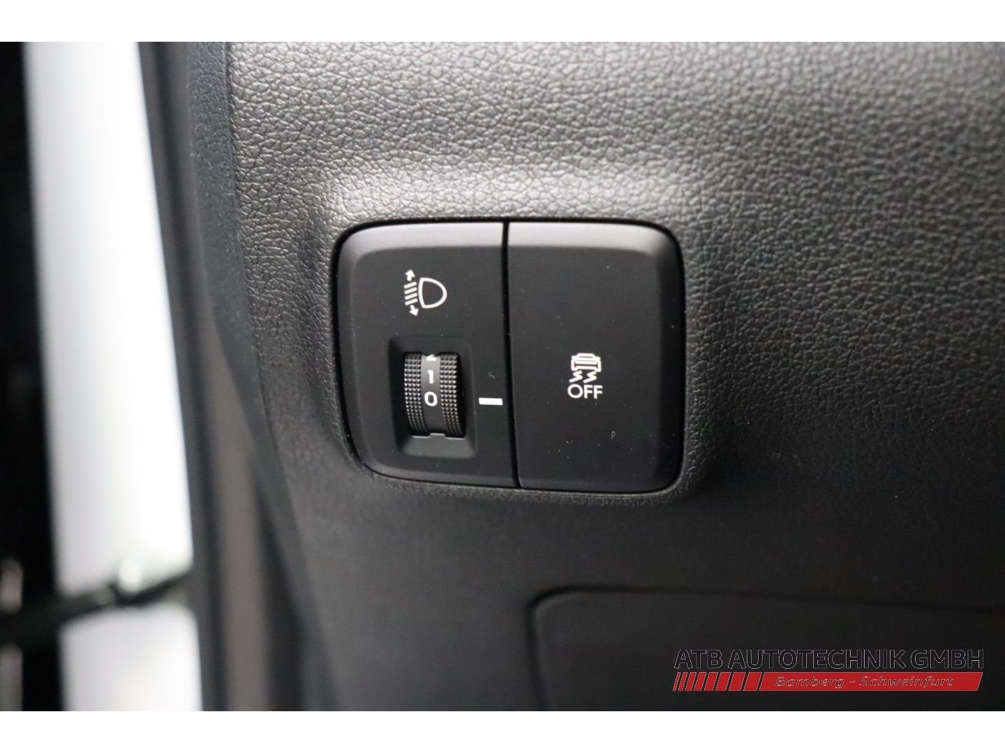 Fahrzeugabbildung Hyundai i10 Select MY25 1.0 Benzin 63 PS 5-MT 2WD Navi A