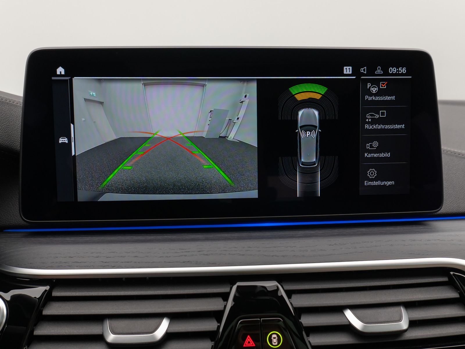 Fahrzeugabbildung BMW 520d  xD Luxury Line Panorama Kamera DAB H/K AHK