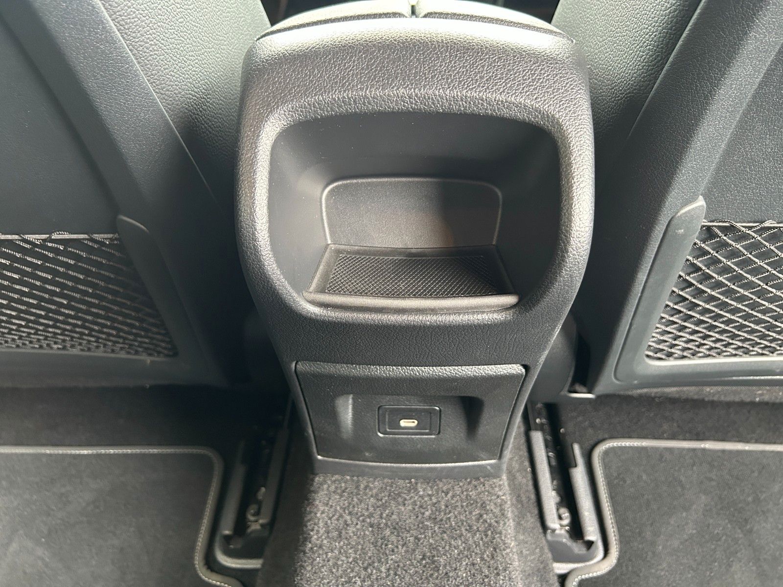 Fahrzeugabbildung Mercedes-Benz A 180 Progressive+RKamera+LED+IHC+Digital+
