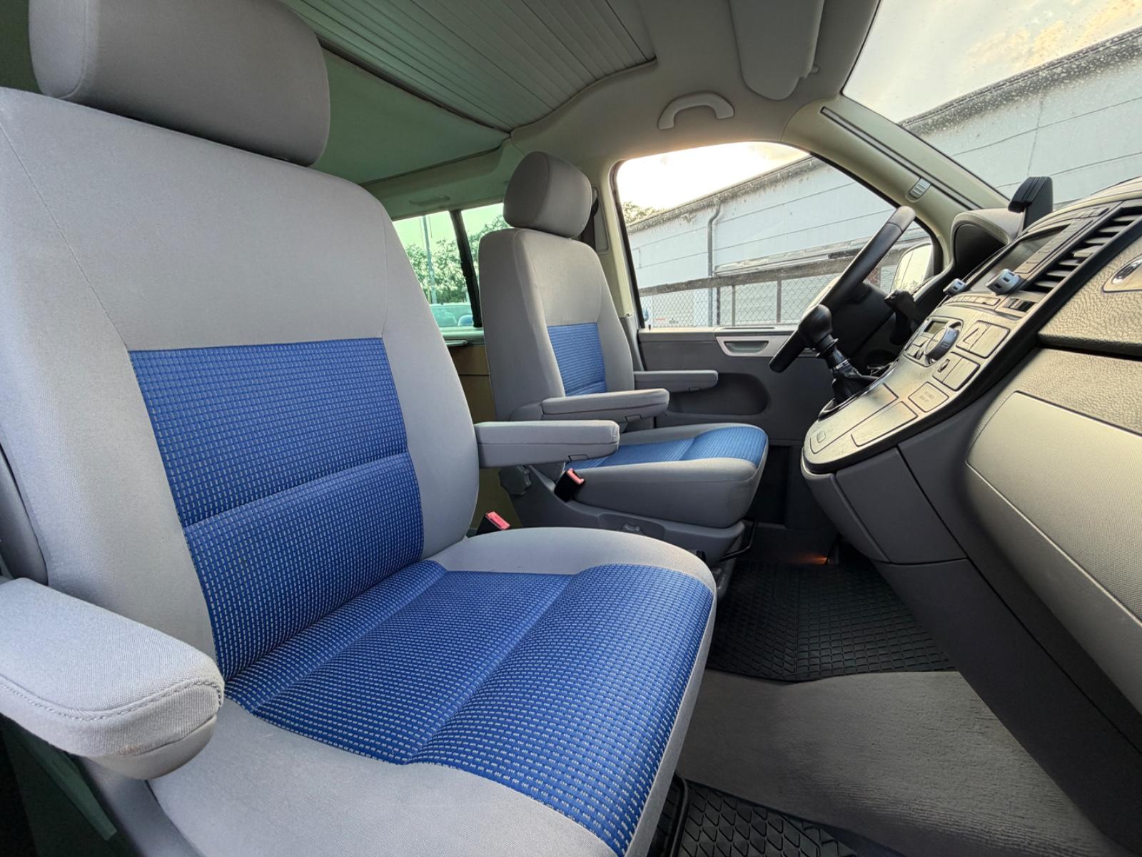 VOLKSWAGEN T5 CALIFORNIA COMFORTLINE 2.5 TDI 174ch BVM Sièges chauffants Toit relevable