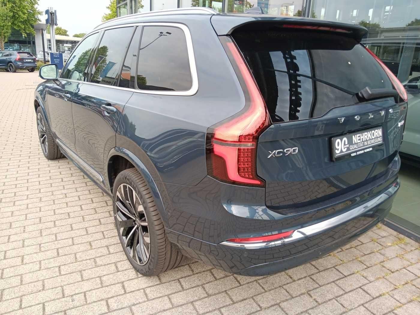 Fahrzeugabbildung Volvo XC90 T8 AWD Plug-in Hybrid Plus Bright