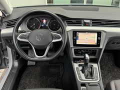 Fahrzeugabbildung Volkswagen Passat Variant 2,0 TDI DSG Unfall  Airbag`s O.K.