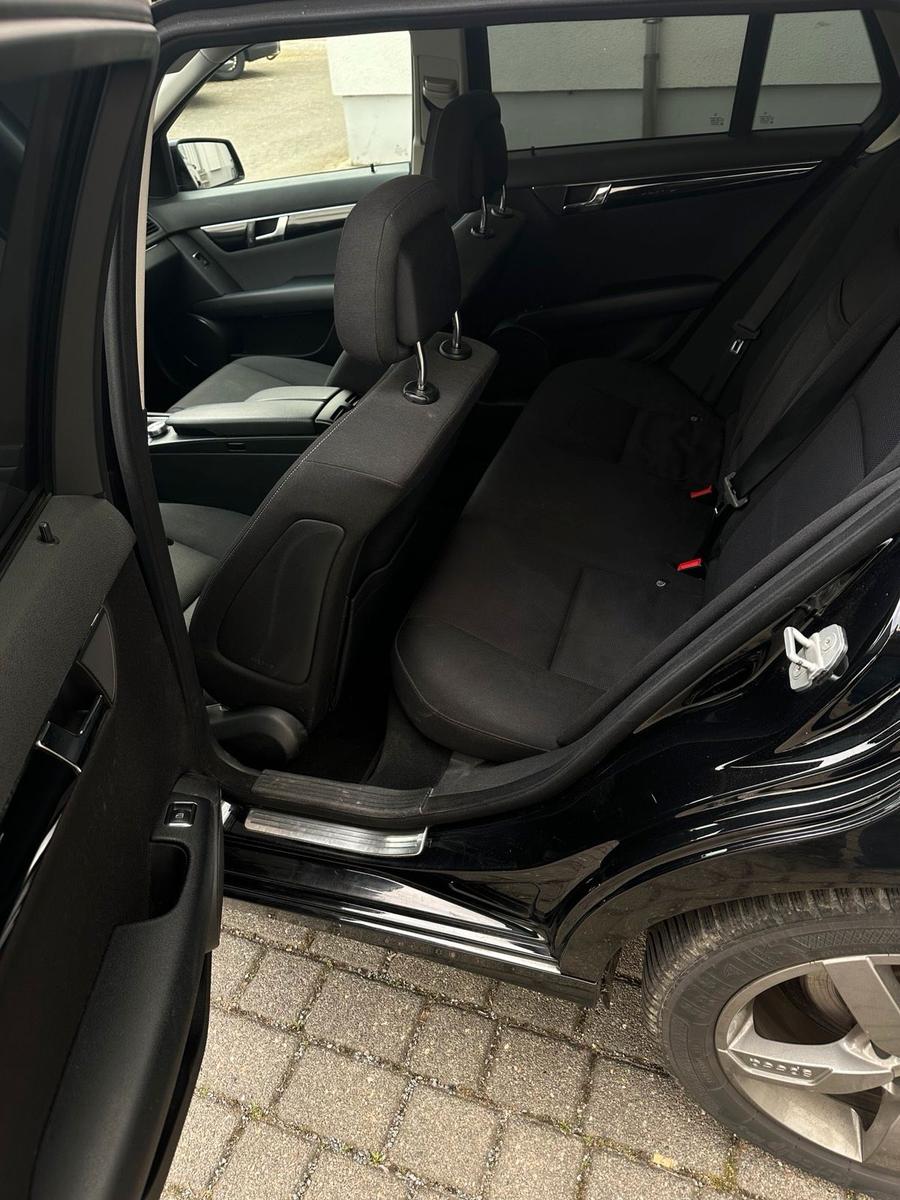 Mercedes-Benz C220 2010 — photo 8