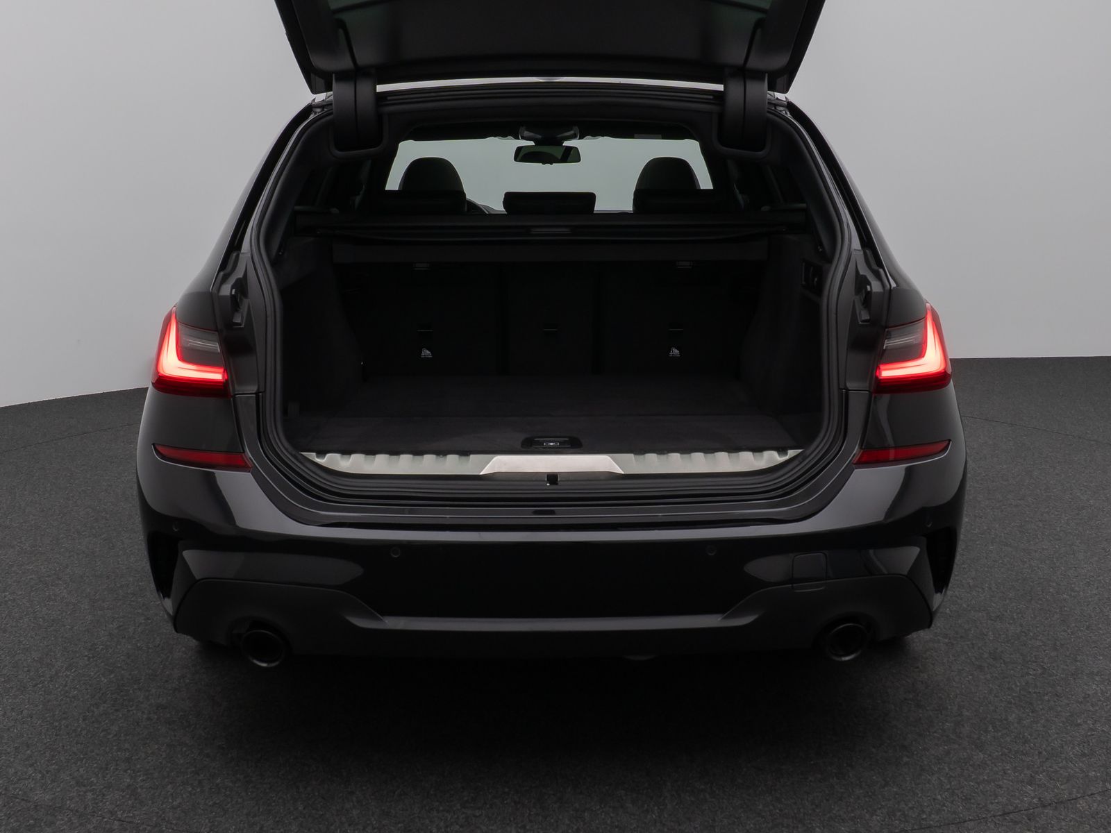 Fahrzeugabbildung BMW 330e M Sport Panorama Laser Kamera HUD DAB HiFi