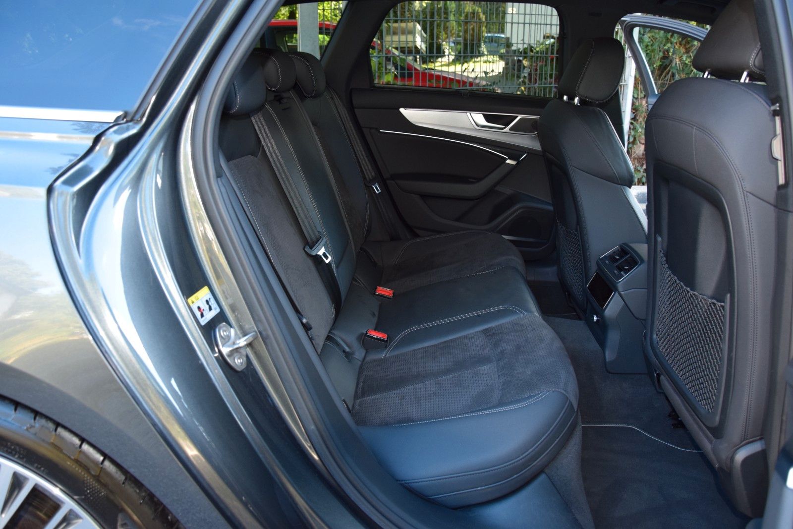 Audi A6 Avant 55 TFSI e QU 3x S-LINE HD-LED PANO 360° foto 10