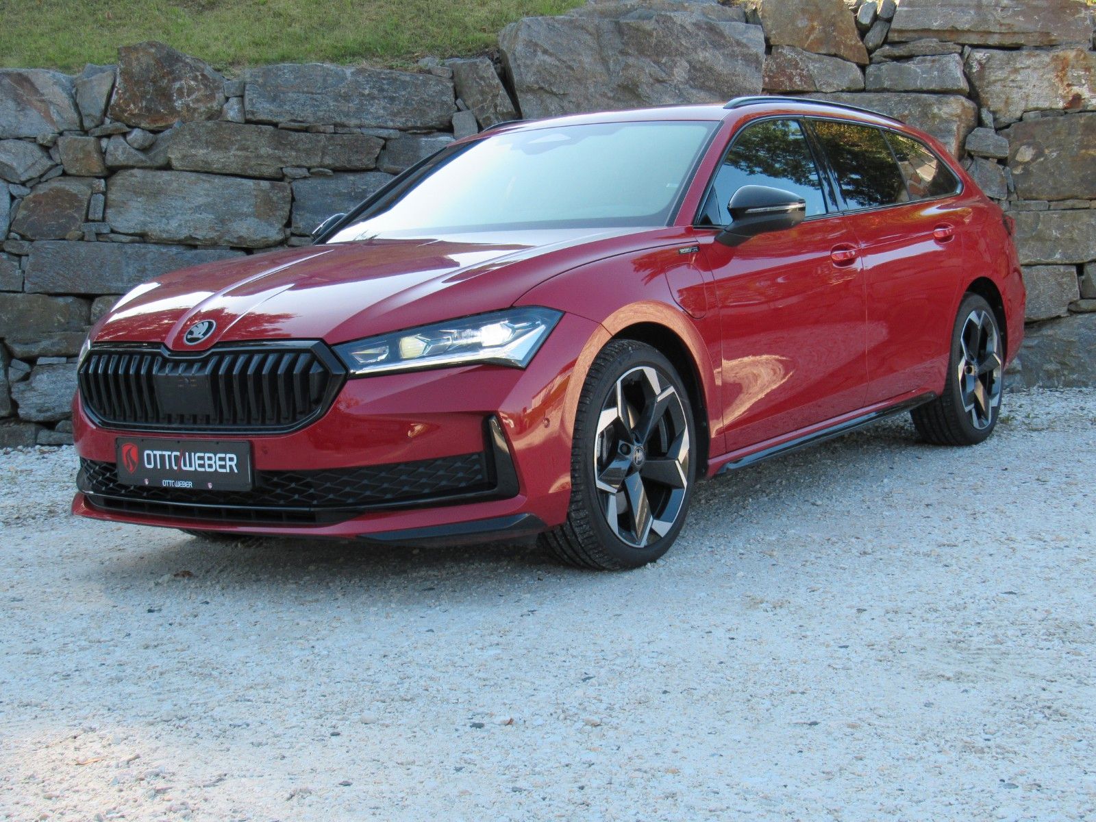 Skoda Superb Combi 1.5TSI iV DSG Sportline AHK TRAVEL+