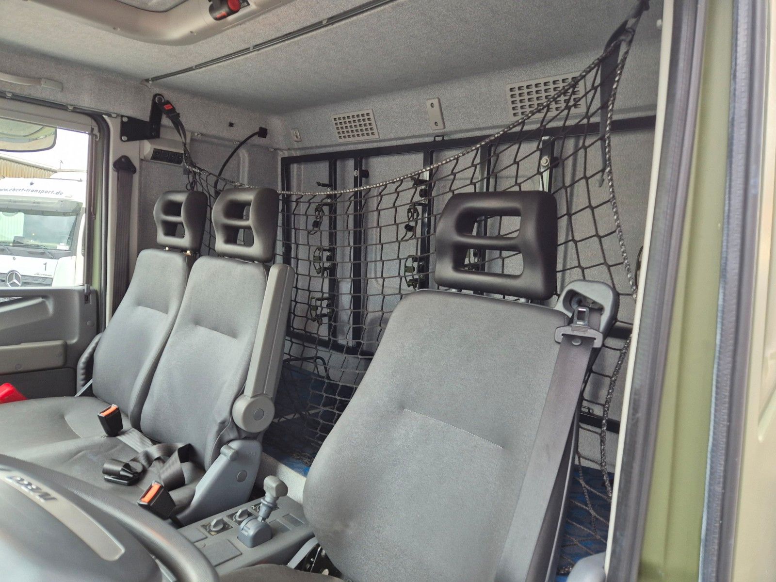 Fahrzeugabbildung Iveco Eurocargo ML100E22WM-BW 4x4 Pritsche L-Haus Bett