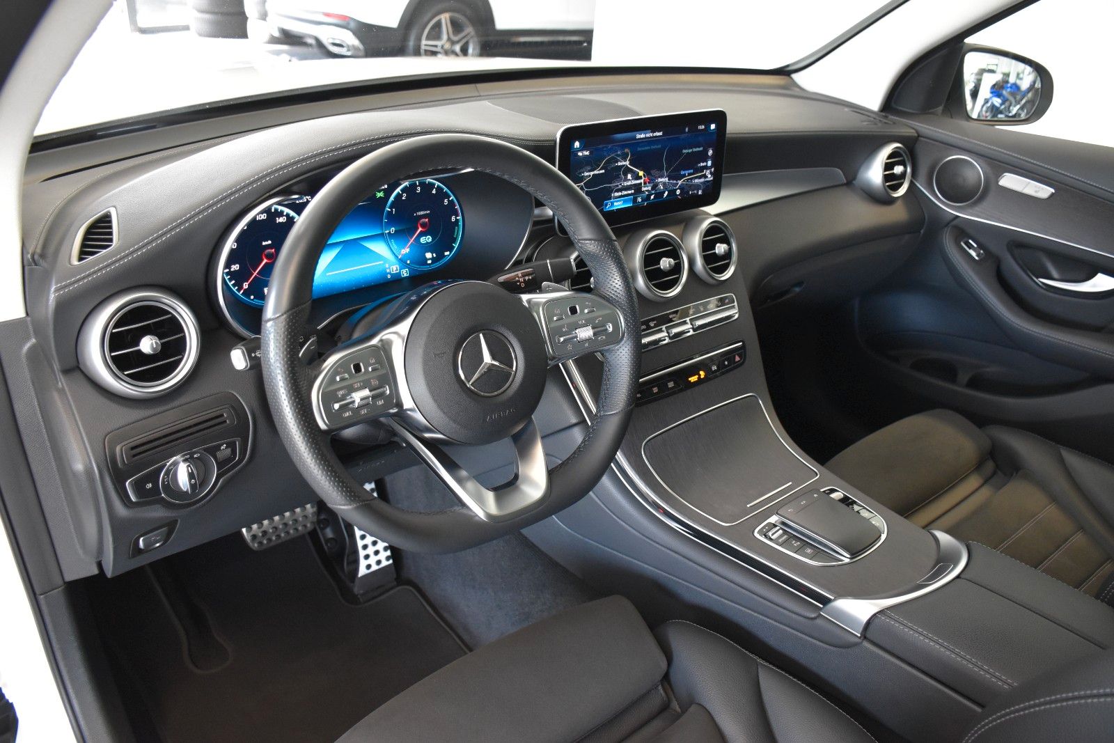 Mercedes-Benz GLC 300 de 4Matic 9G AMG LINE PANO AHK LED NIGHT foto 13