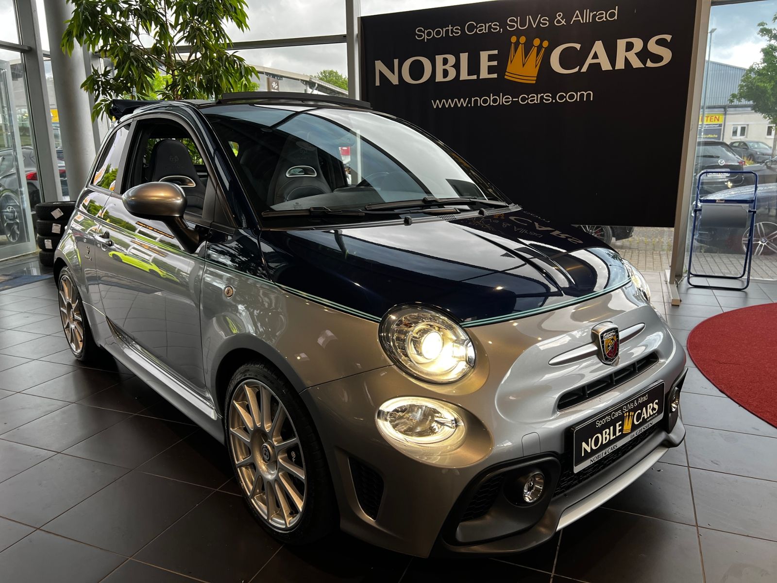 Fahrzeugabbildung Abarth 695C Rivale 175th Anniversary XEN NAVI LEDER Sit