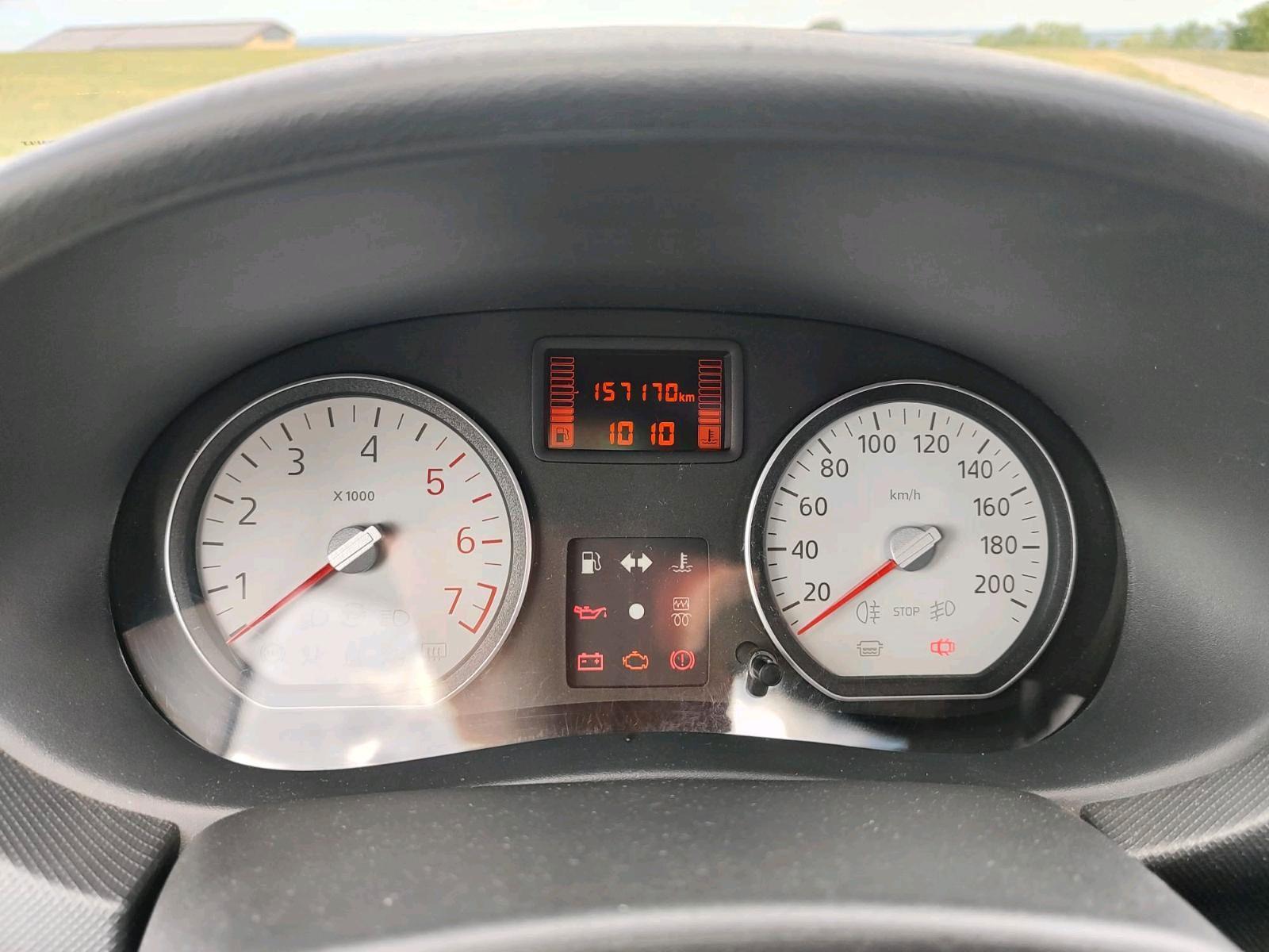Dacia Logan 2011 — photo 11