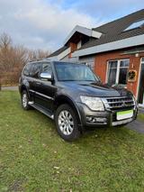 Mitsubishi Pajero 3,2 DI-D 4WD Top Automatik Top
