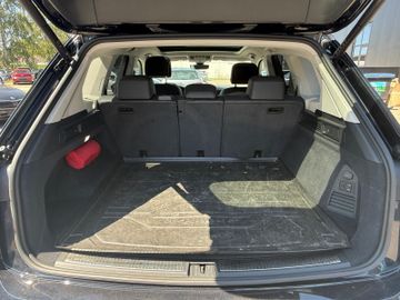 Volkswagen Touareg - 8