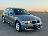 BMW 118d *Automatik,PDC,Sitzheizung,MultiLenkrad* - BMW 118 aus 2011: 118d