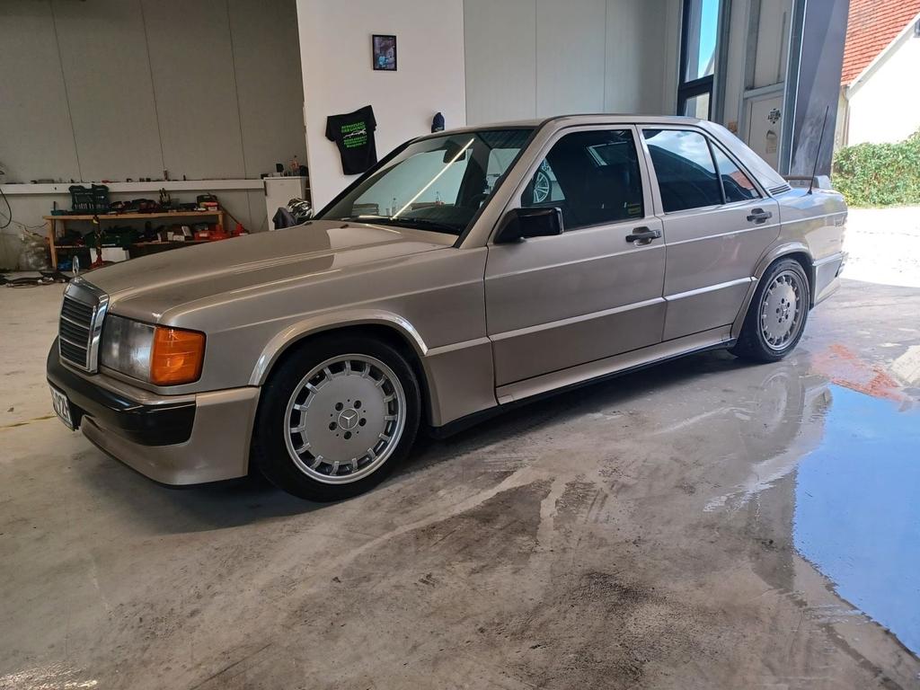 Mercedes-Benz 190