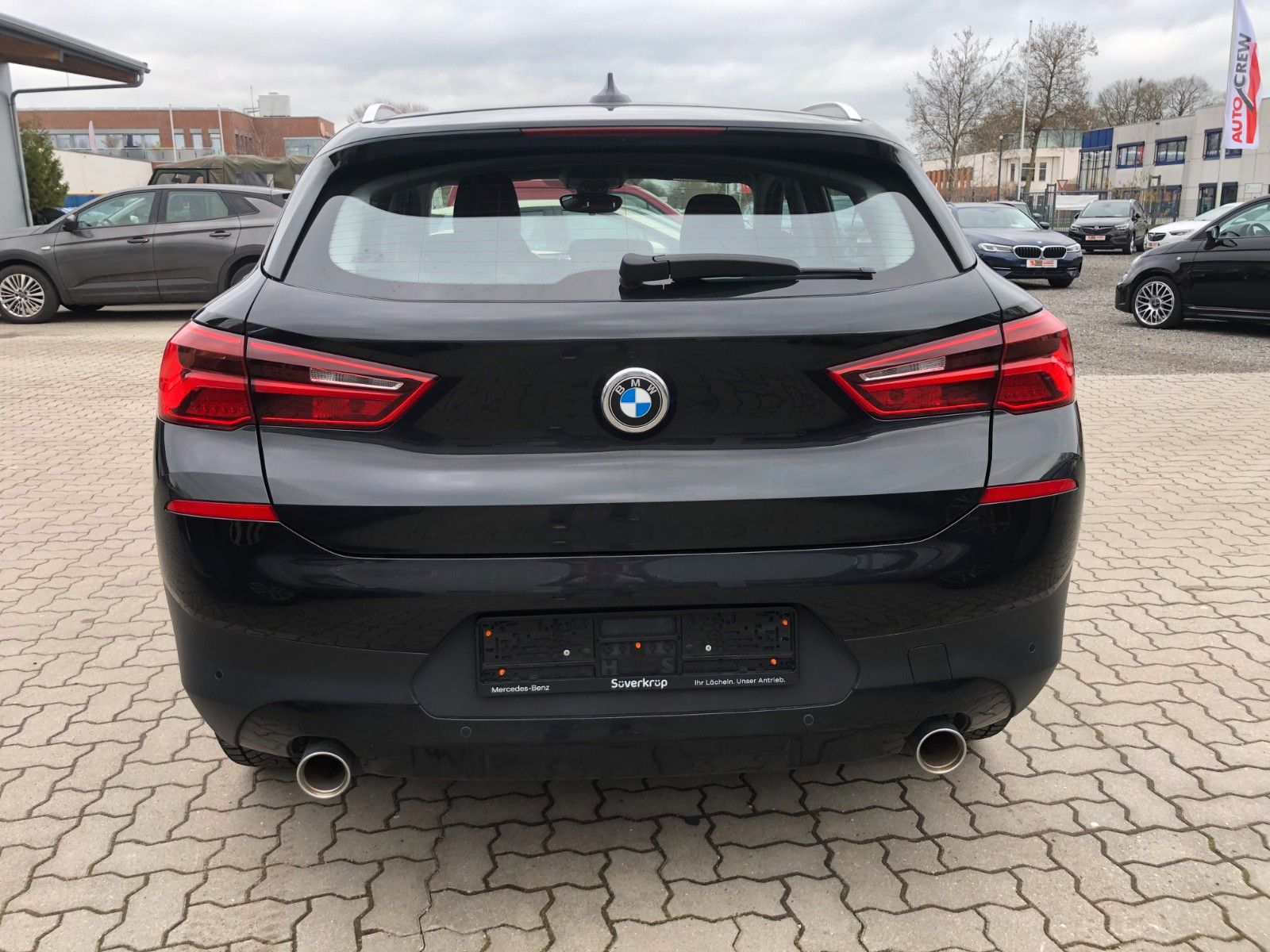 Fahrzeugabbildung BMW X2 sDrive 20 i Advantage Frontschaden
