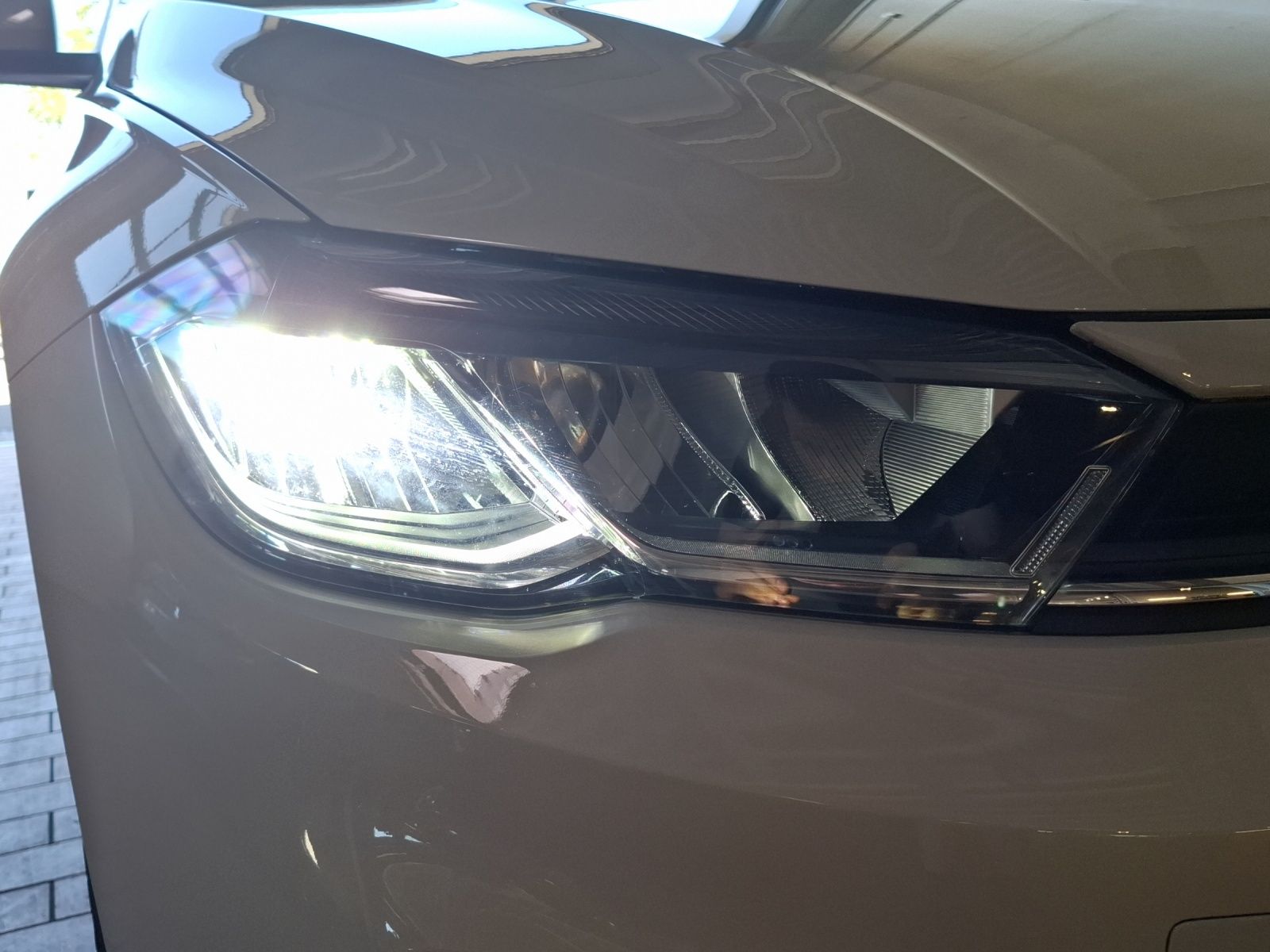 Fahrzeugabbildung Volkswagen Polo TSI Life DSG LED CarPlay AID GRA PDC