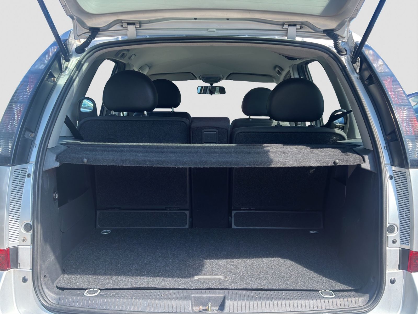 Fahrzeugabbildung Opel Meriva Edition/II.Hand/Klima/SHZ/TÜV:07.2027/