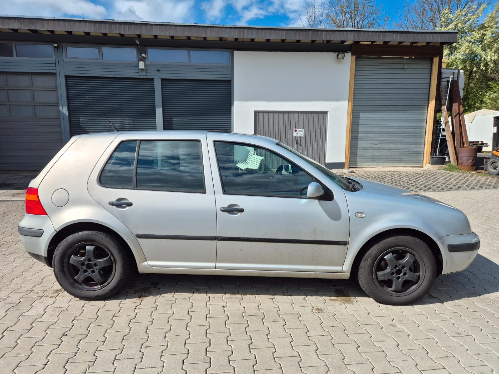 Volkswagen Golf 1.6 Comfortline * KLIMA+AHK *