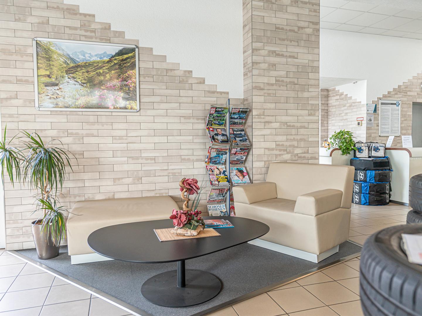 showroom-image-top
