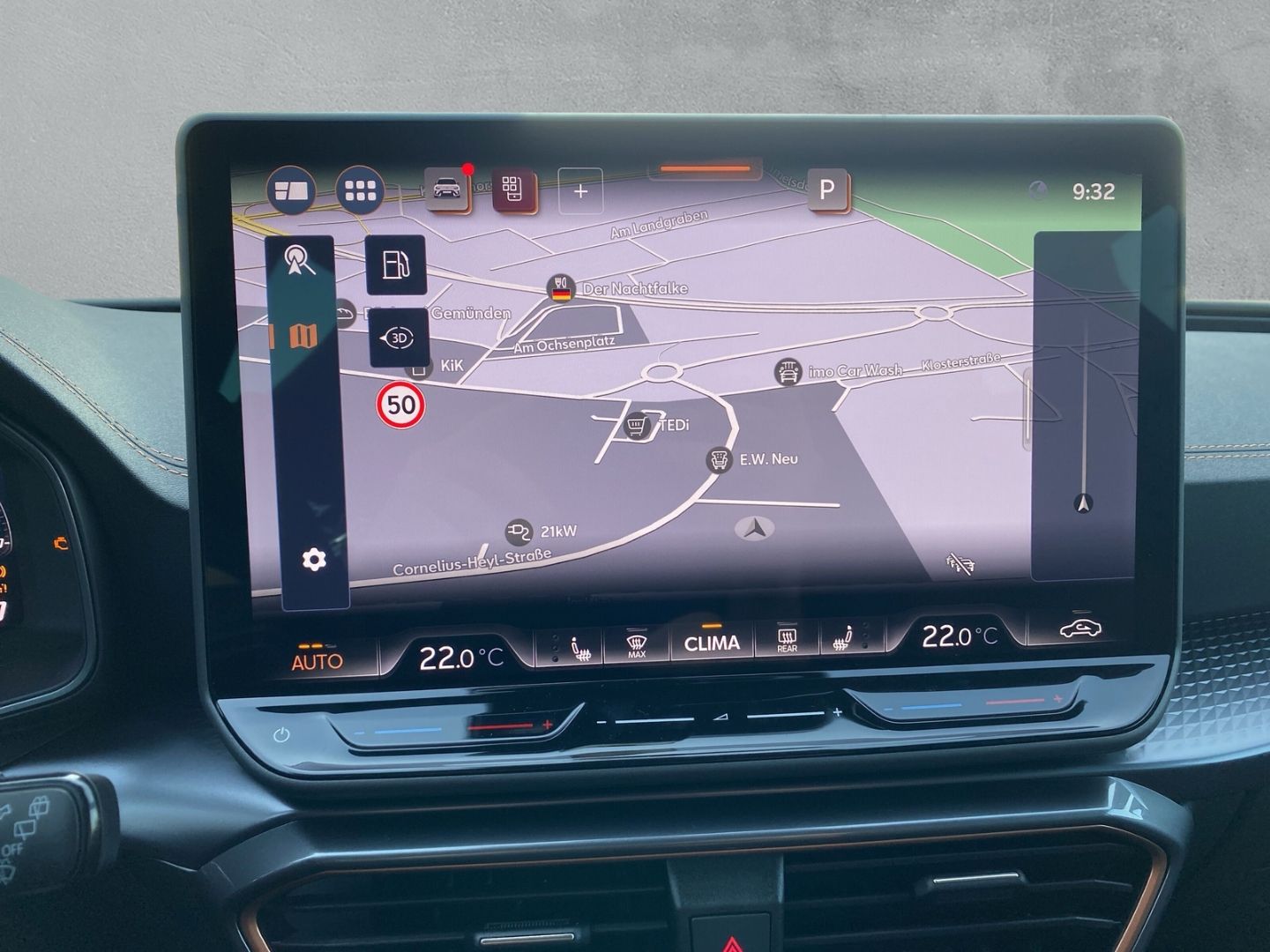 Fahrzeugabbildung CUPRA Leon Sportstourer 4Drive VZ*NAVI*MATRIX-LED*SHZ*