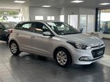 Hyundai i20 blue 1.1 CRDi KLIMA/SHZ/PDC/AUX/USB/2.HD/BT - Hyundai i20: Crdi