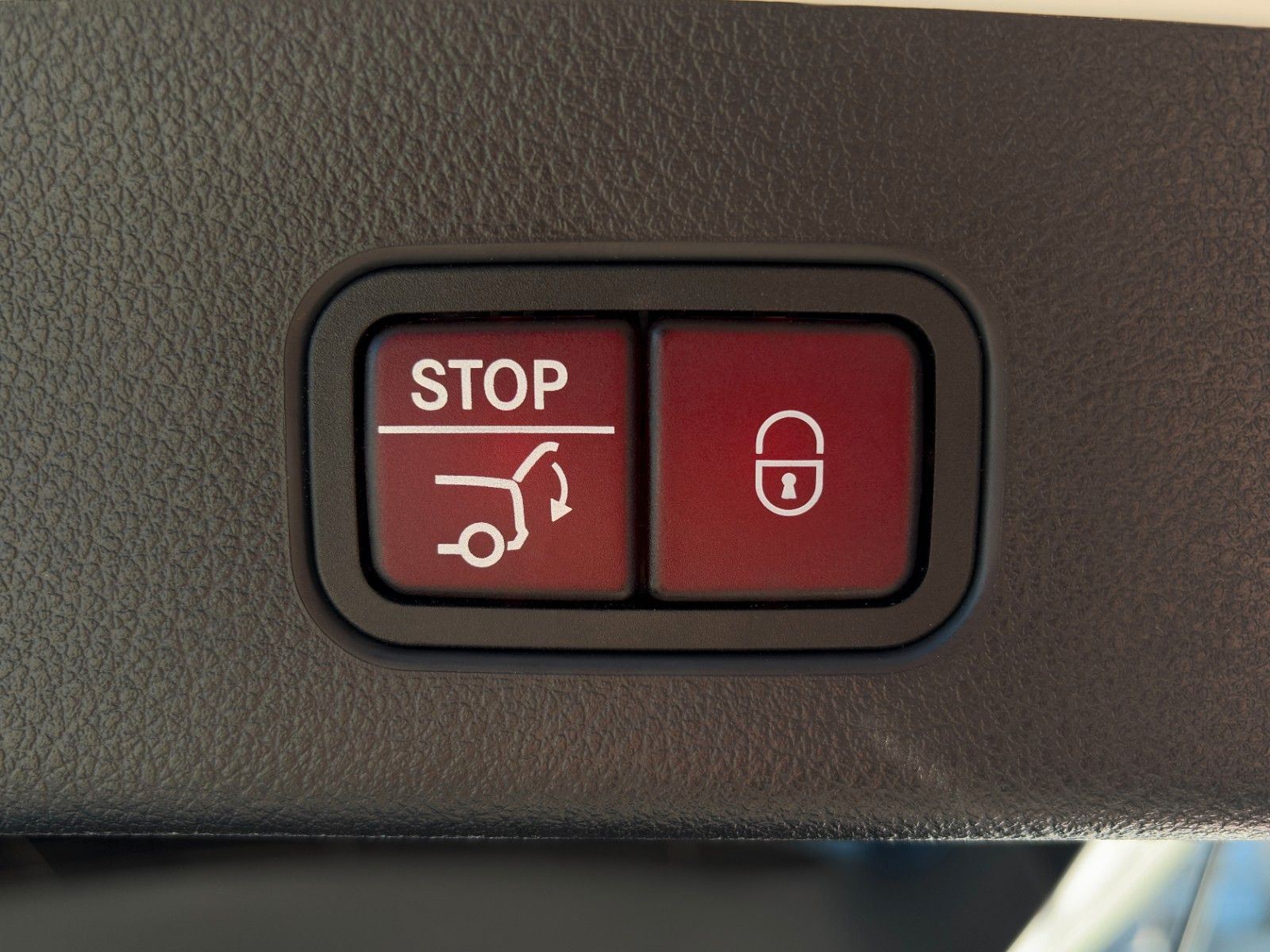 Fahrzeugabbildung Mercedes-Benz GLC 200 4M AMG + Pano Standhzg Burmester ACC AHK