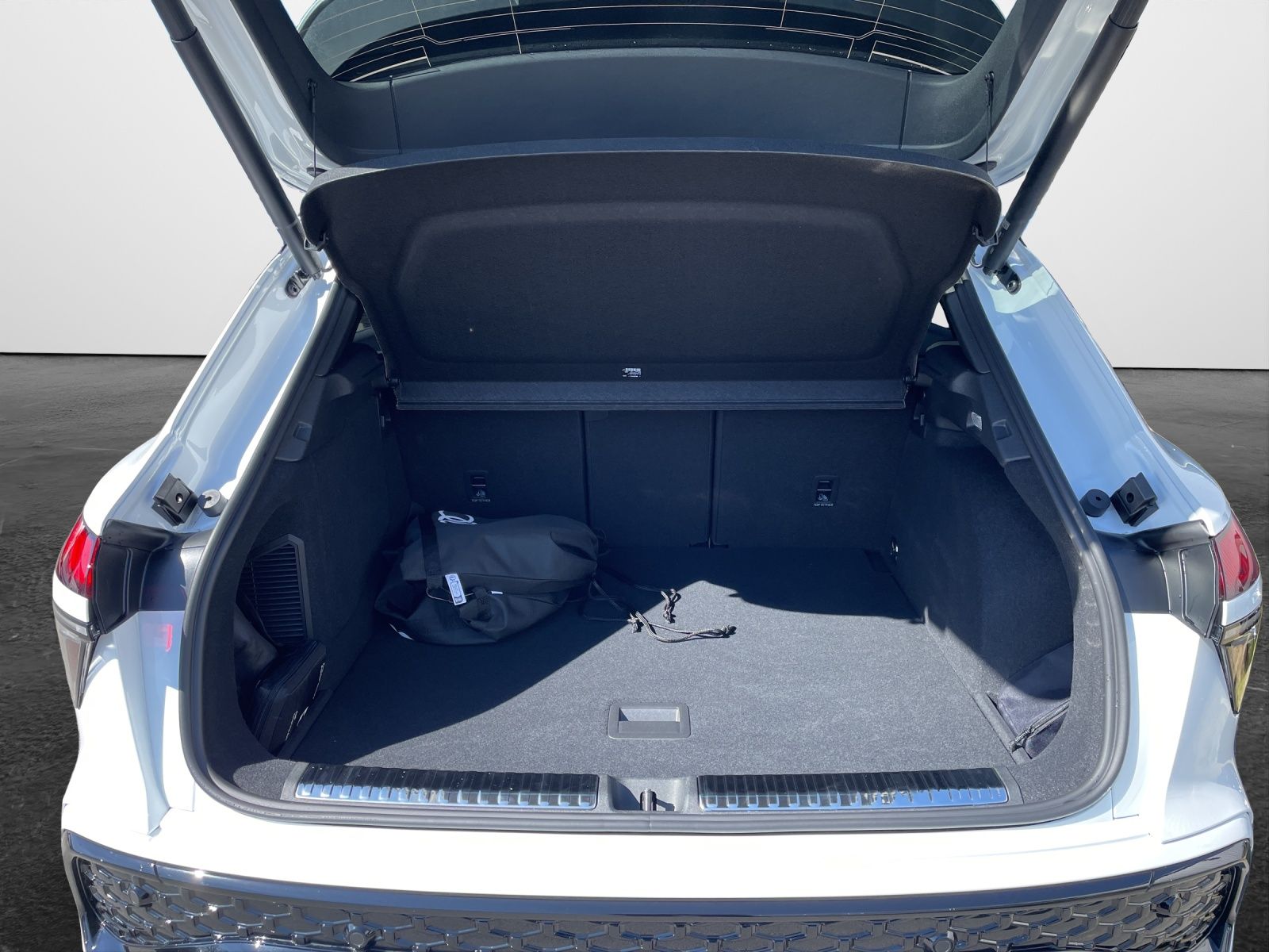 Audi Q3 SUV e-hybrid S tronic S line  AHK Standheiz N foto 12