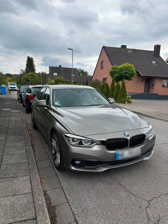 Image of BMW 330