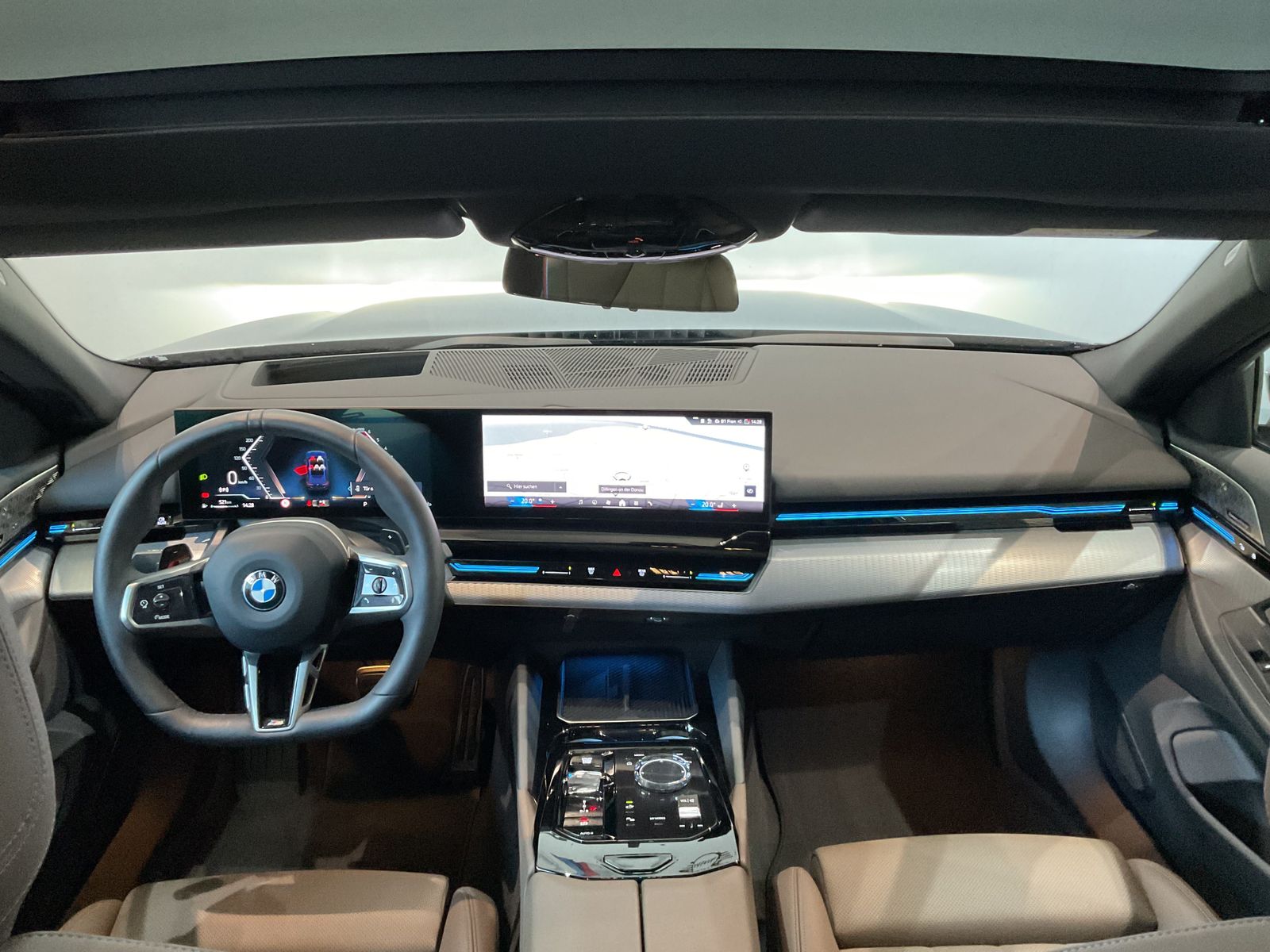Fahrzeugeinzelansicht 7 Fahrzeugabbildung BMW 540d xDrive Touring M Sportpaket AHK