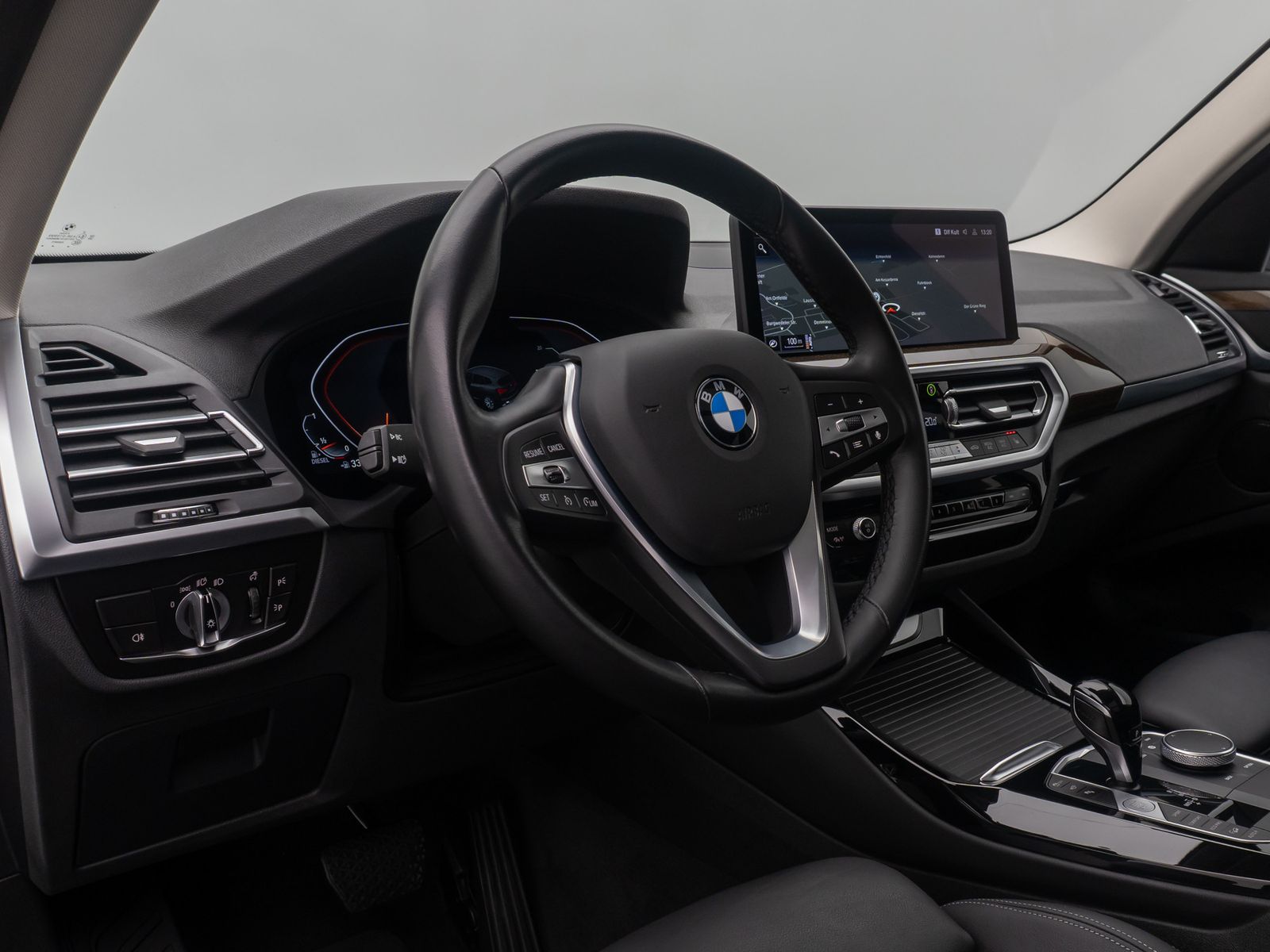 Fahrzeugabbildung BMW X3 xD30d 360°DriveAss DAB AHK Panorama Sportsitz