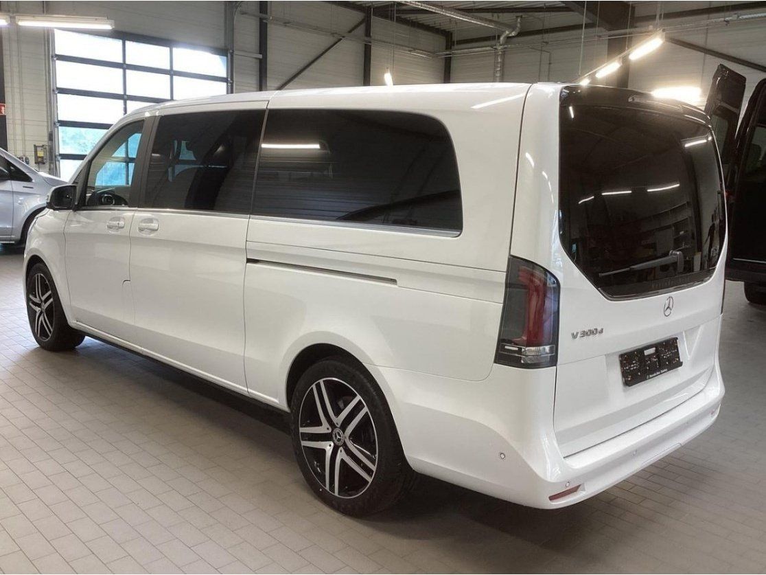 Fahrzeugabbildung Mercedes-Benz V 300 d XL Avantgarde AIRMATIC 8-Sitz AHK DISTRO