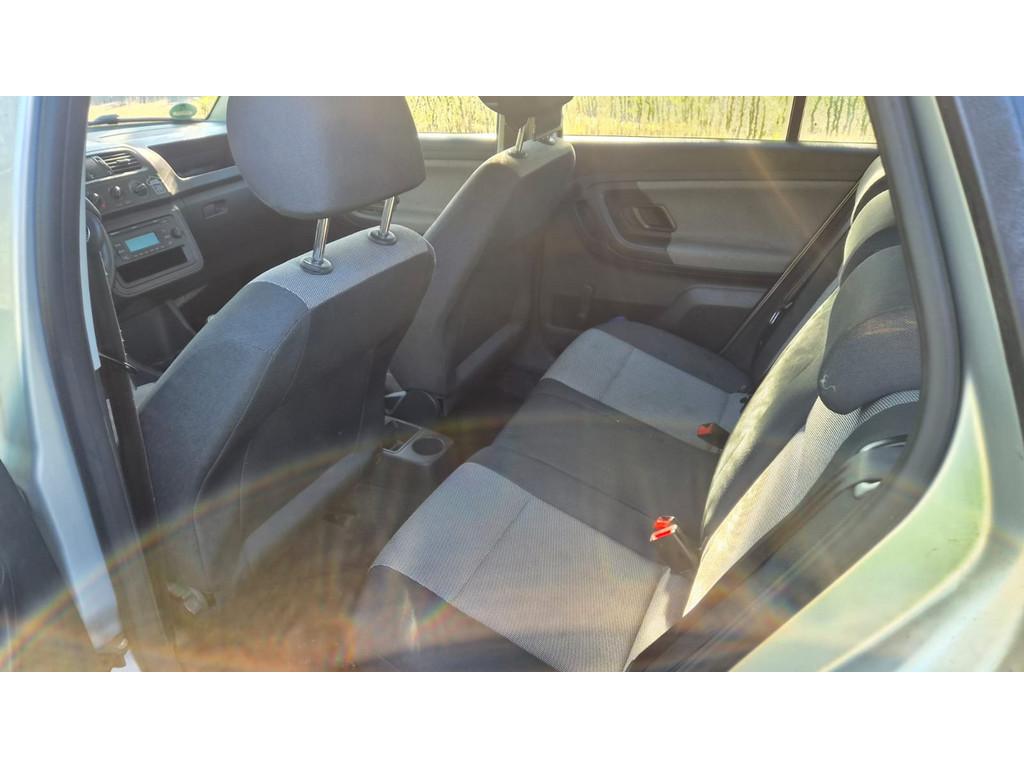 Skoda Fabia 2012 — photo 12