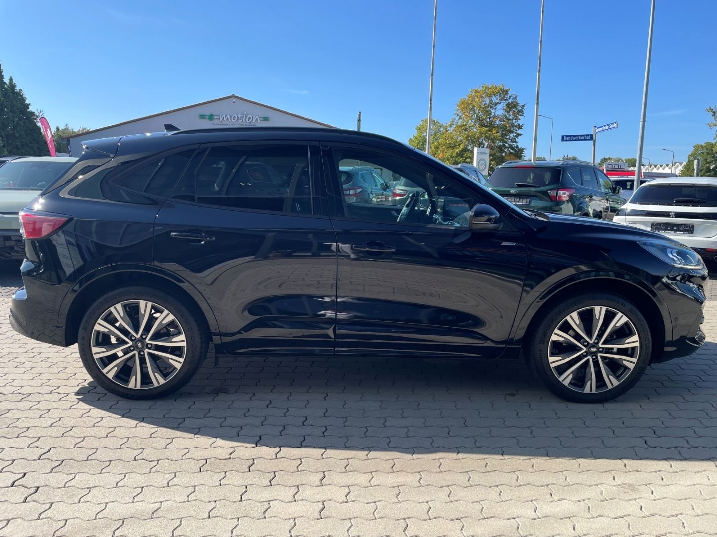 Fahrzeugabbildung Ford Kuga PHEV ST-Line X VerkehrszeichenERK Kamera