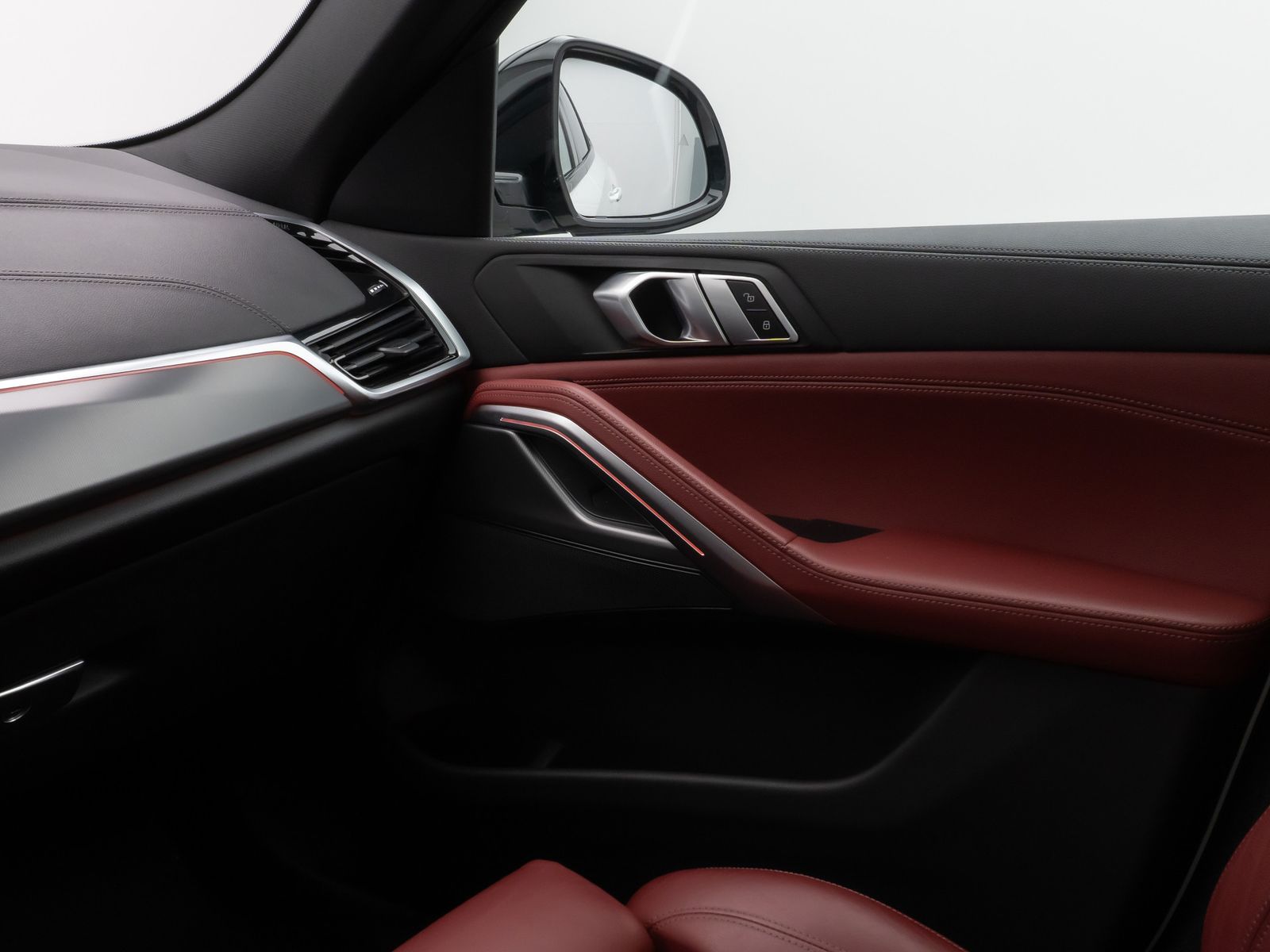 Fahrzeugabbildung BMW X6 xD40d M Sport Panorama 360°Laser HUD DisplKey