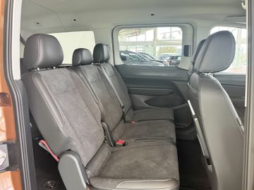 Volkswagen Caddy Maxi eHYBRID DSG STYLE LED ACC KAM 7SITZ