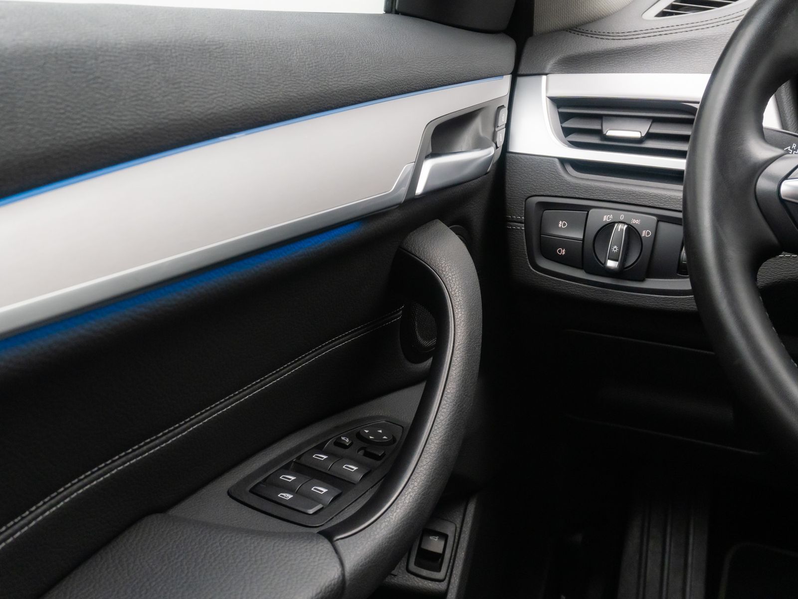 Fahrzeugabbildung BMW X1 xD25e Sport Line Kamera HUD DAB Leder 18Zoll