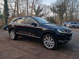 Volkswagen Touareg 3.0 V6 Pano Dynaudio Luftfahrwerk - VW Touareg von privat