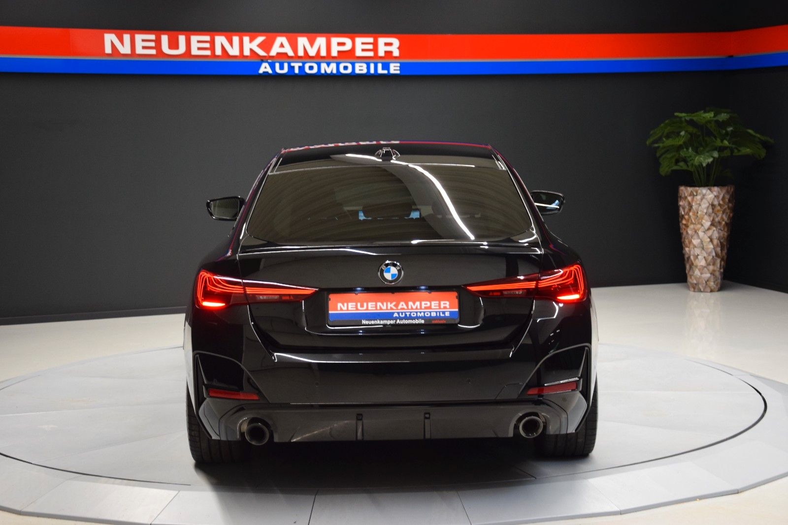 Fahrzeugabbildung BMW 430i xDrive M Sport Vollleder Tacorarot H/K LED