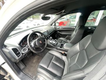 Porsche Cayenne - 8