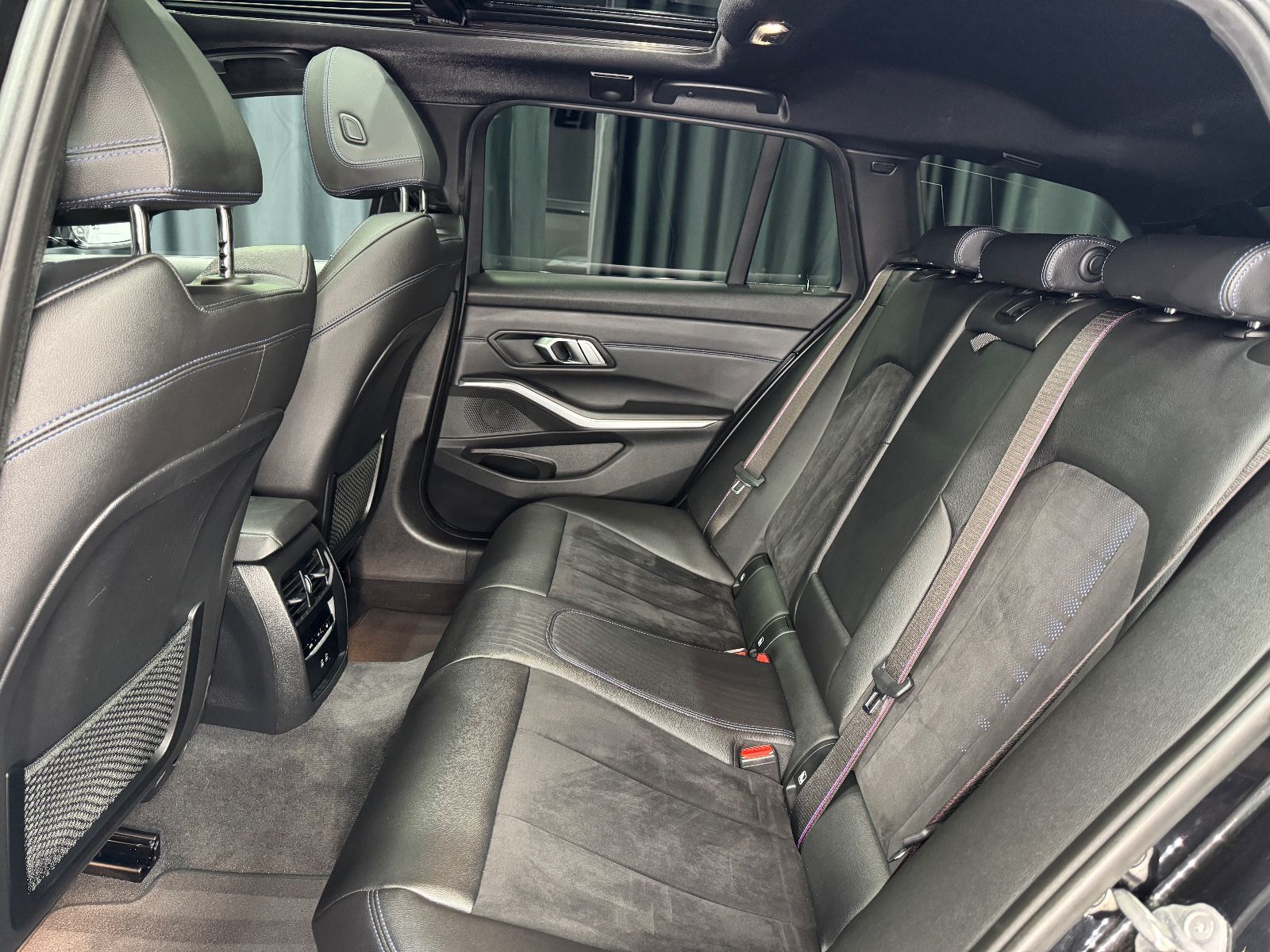 Fahrzeugabbildung BMW 320d M SPORT PRO Touring |PANO|HEAD-UP|AHK