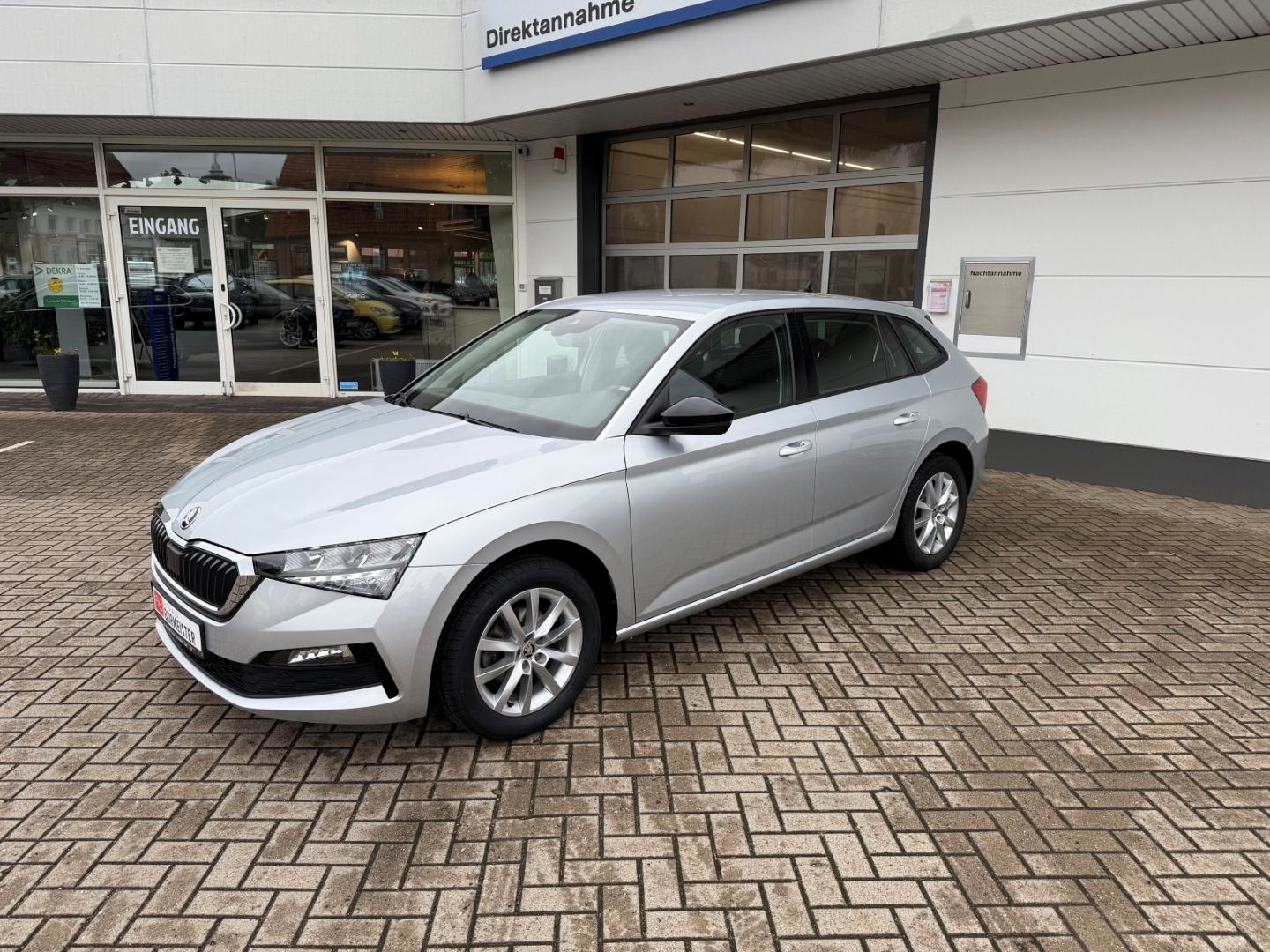 SKODA Scala 1.5 TSI EU6d DSG CarPlay SHZ RFK Alu LED - Image 2