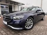 Mercedes-Benz E 220d 9G HUD/GLASDACH/360°/DISTRONIC/BURMESTER - Mercedes-Benz E 220 mit Diesel-Antrieb: Blau, Limousine